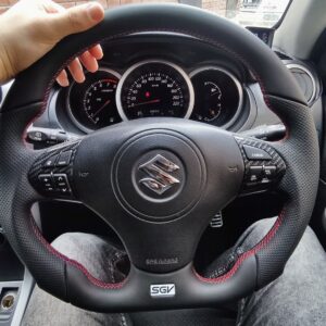 Анатомический руль без подогрева на  Suzuki  Grand Vitara 2006 -2014 красные нитки