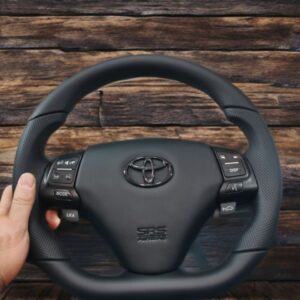 Анатомический руль с подогревом без центральной части, черная нить на Toyota Harrier