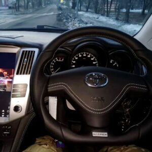 Анатомический руль без центральной части, подогрева, серая нить на Toyota Harrier