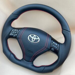 Анатомический руль с центральной частью с подогревом красная нить на Toyota Harrier